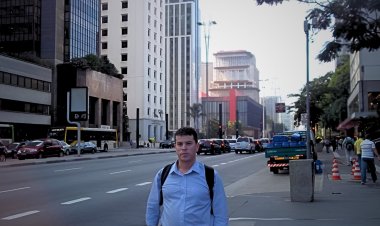 Atingir a Maturidade Profissional: Reflexões sobre Carreira e Mercado para Quem Nasceu a Partir de 1978